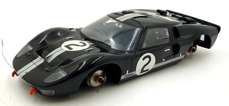 GMP 1/12 Scale 12071 - Ford GT40 Mark II McLaren/Amon #2 Le Mans - Image 2 of 4