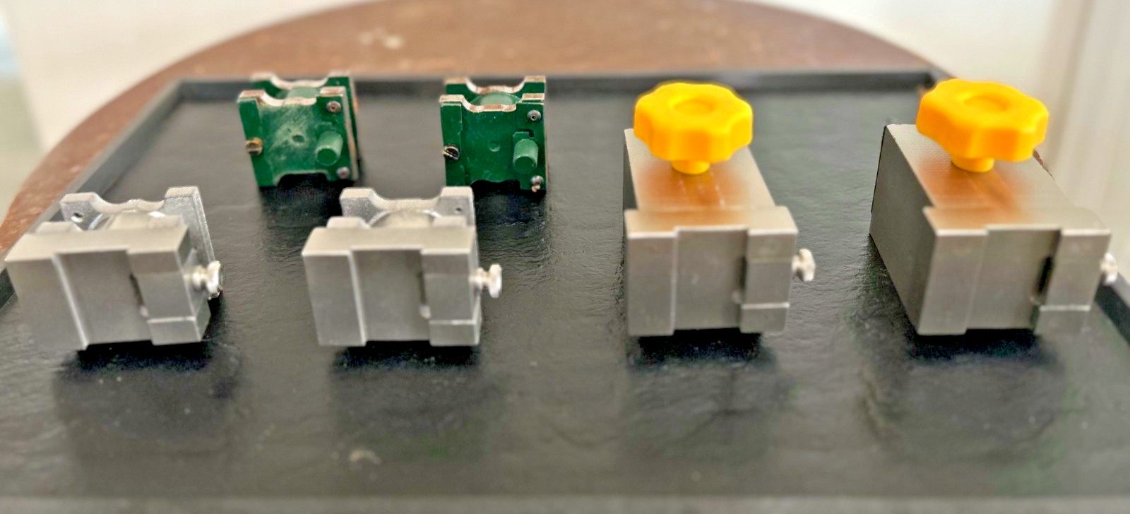 OPTICAL SCALE HOLDER FOR BRUNSON,KE SCALES WITH CARRIER