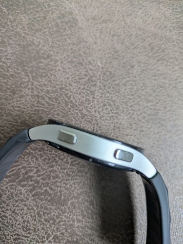 Samsung Galaxy Watch 4 *Cracked Screen As Pictured* Working - Zdjęcie 3 z 5