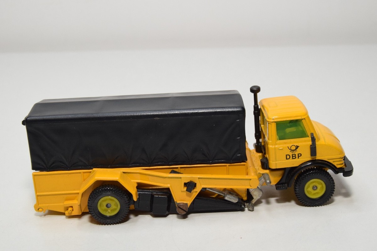 DINKY TOYS, CAMION Mercedes UNIMOG Bâché Tous Terrains, No Solido, Tbe