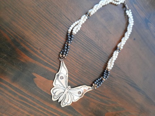 Collana girocollo Perle con ciondolo argento Farfalla - Foto 7 di 7