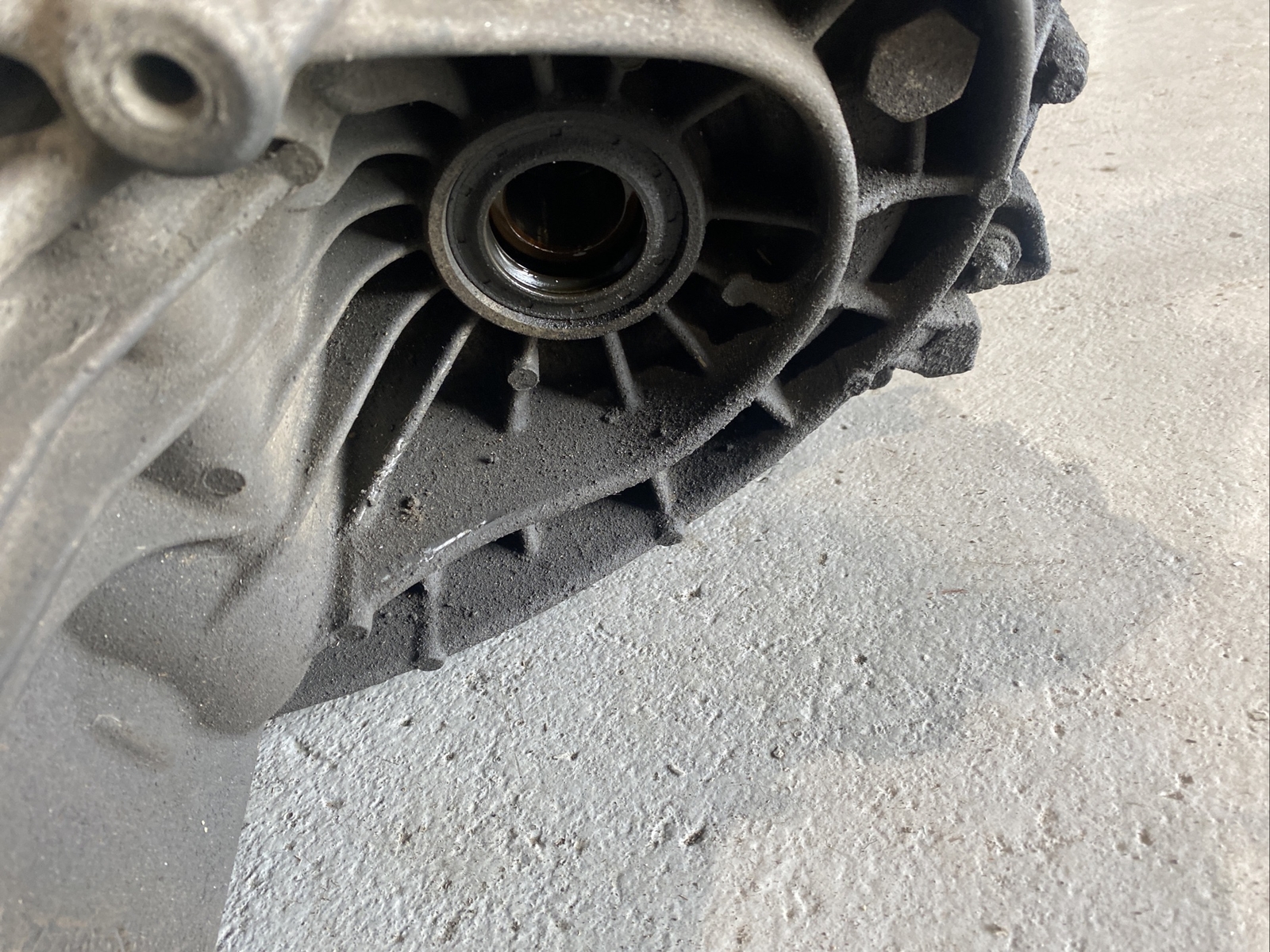 GENUINE 2009 VOLVO XC90 R-DESIGN 2.4D5 AUTO 6SPEED MANUAL GEARBOX 