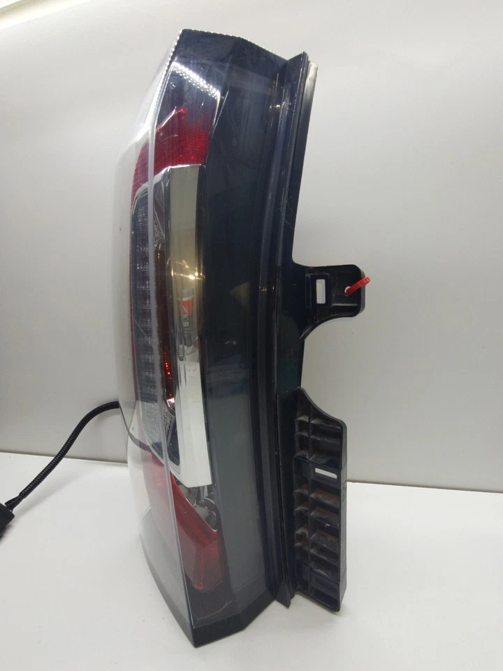 GM 23380459 Tail Light Lamp for GMC Yukon XL 2015-2020 Driver Side OEM - Image 3 of 4