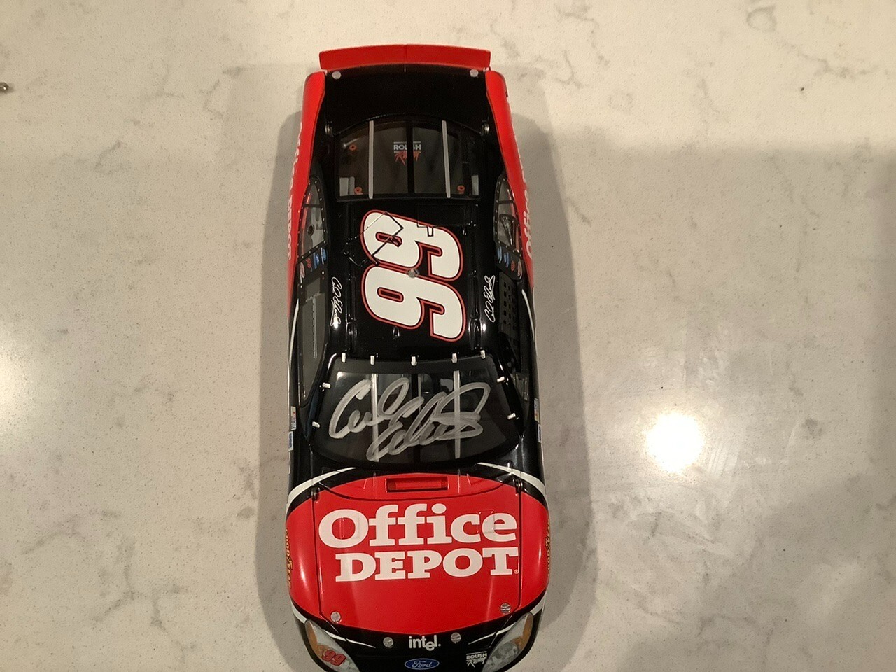 CARL EDWARDS AUTOGRAPHED 2005 FORD TAURUS OFFICE DEPOT OWNERS DIECAST