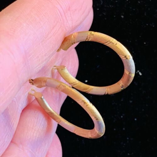 14K Tri Color Gold Hoop Earrings 3mm Diamond Cut 1.5gr White Yellow Rose Gold 1” - Picture 3 of 7