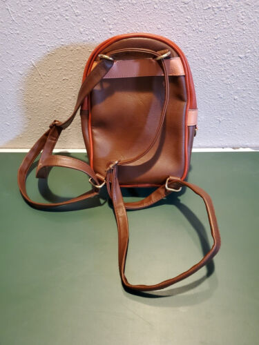 Faux leather two-toned brown mini backpack, barely used - Picture 2 of 8