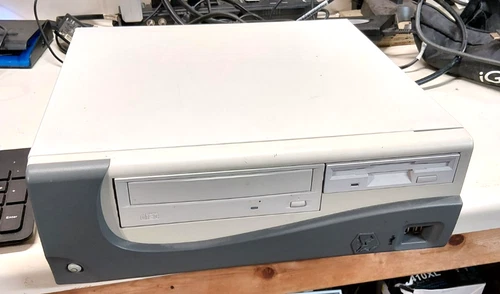 VINTAGE GATEWAY ATX TOWER BRO ESSENTIAL 566C COMPUTER TOWER - OLD SCHOOL GAMING