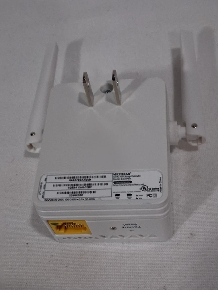 NETGEAR N300 WiFi Range Extender Model EX2700 - Image 3 of 3