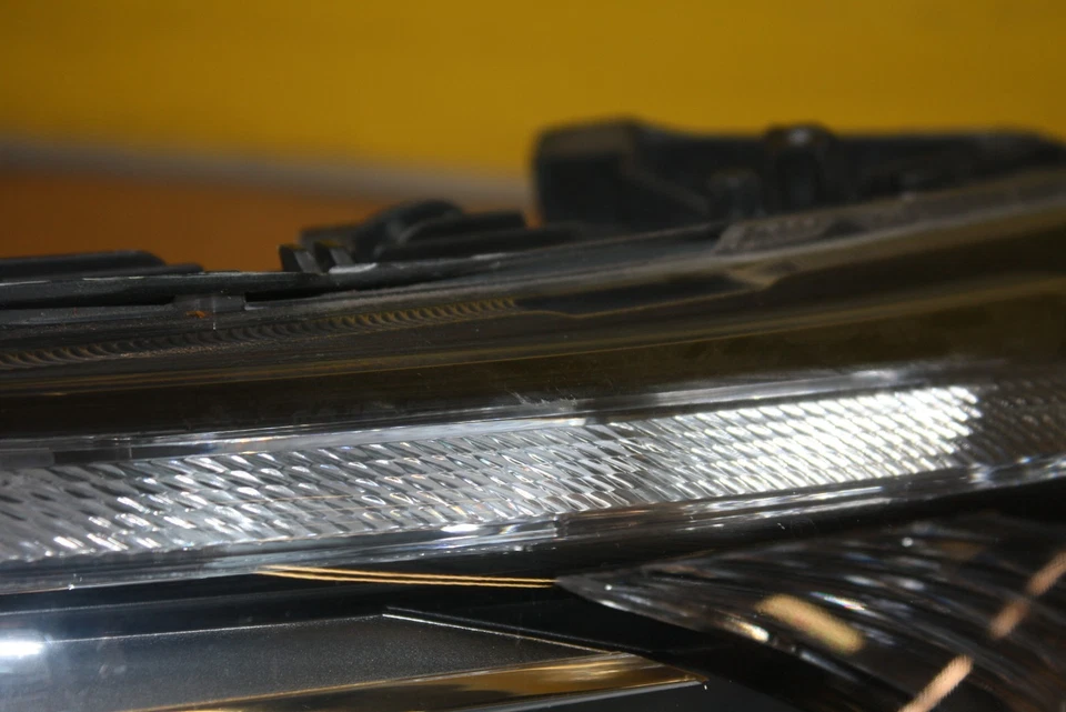 FARO DERECHO DRL ORIGINAL PEUGEOT 2008 2016-2019 9825313580 *DAÑADO* Foto 4 de 4