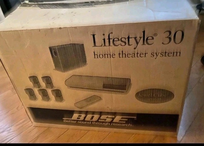 BOSE LIFESTYLE 30 HOME THEATER SYSTEM With Wall Mounts