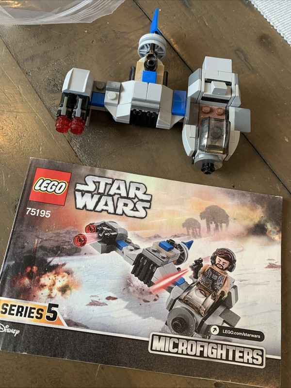 LEGO Star Wars: Ski Speeder vs. First Order Walker Microfighters (75195)