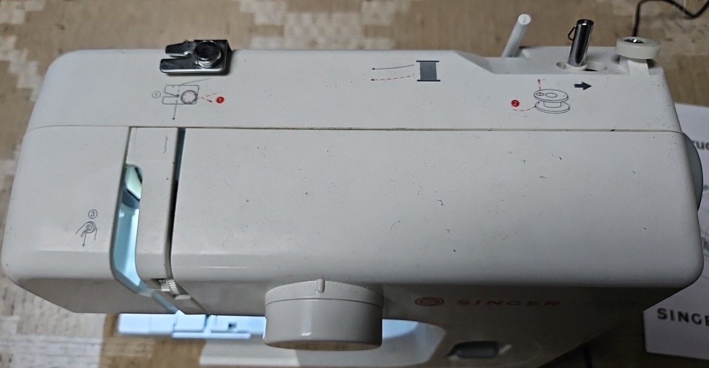 Singer M1000 Sewing Machine With Manual & Foot Pedal White