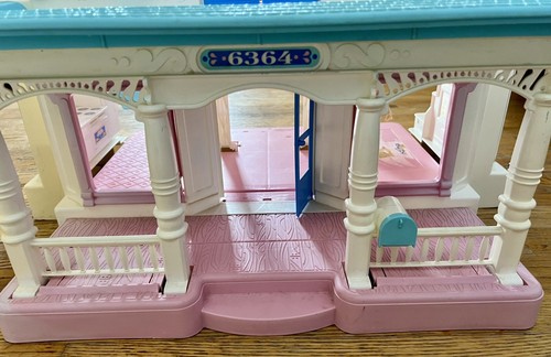 VINTAGE FISHER PRICE Loving Family Dream Folding DOLL HOUSE 6364, 1993 #4600 - Picture 7 of 13