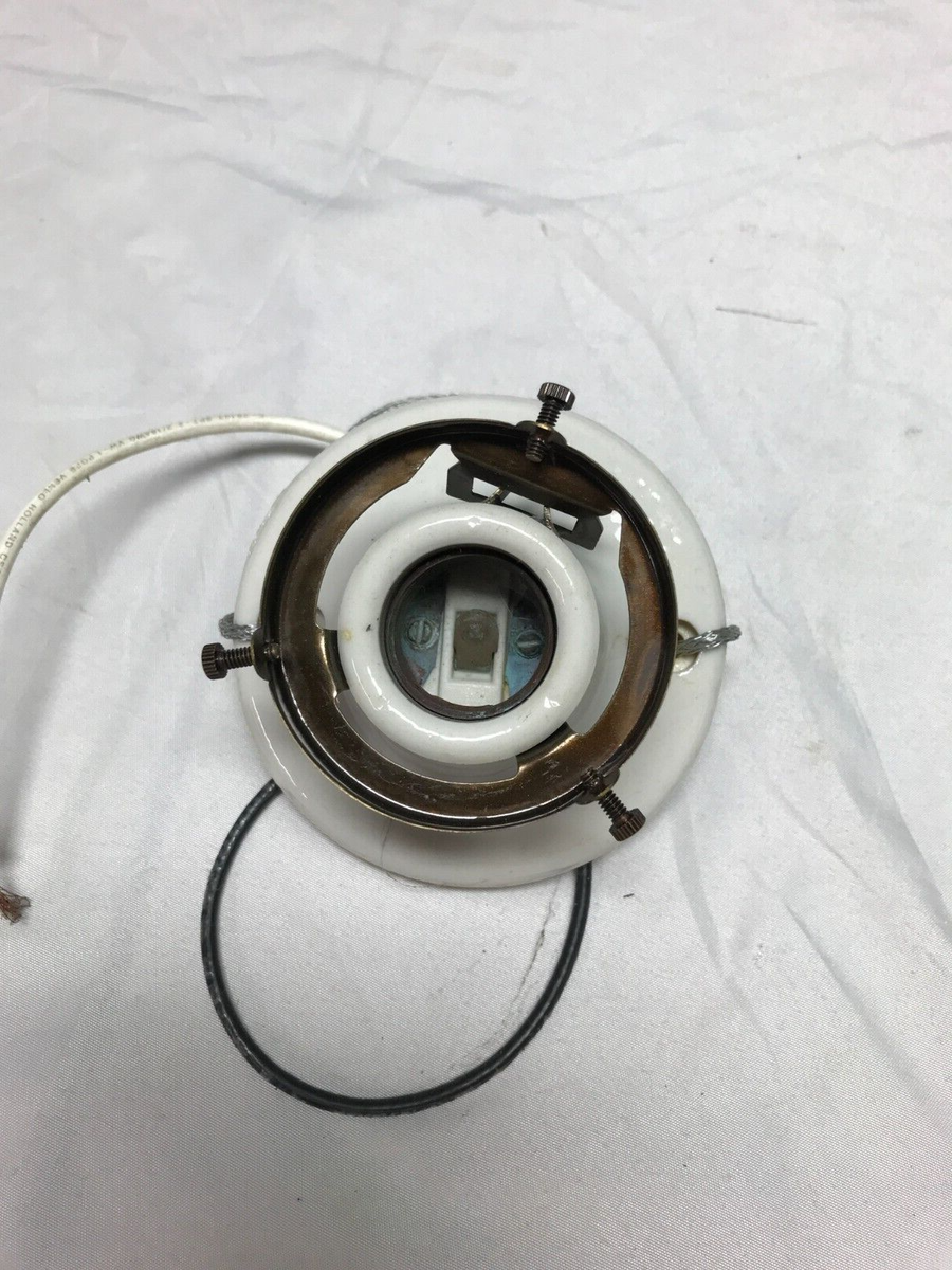 E.T.ライト1980年代アメリカアンティーク Vintage antiqued Wired metal chandelier with ceramic center