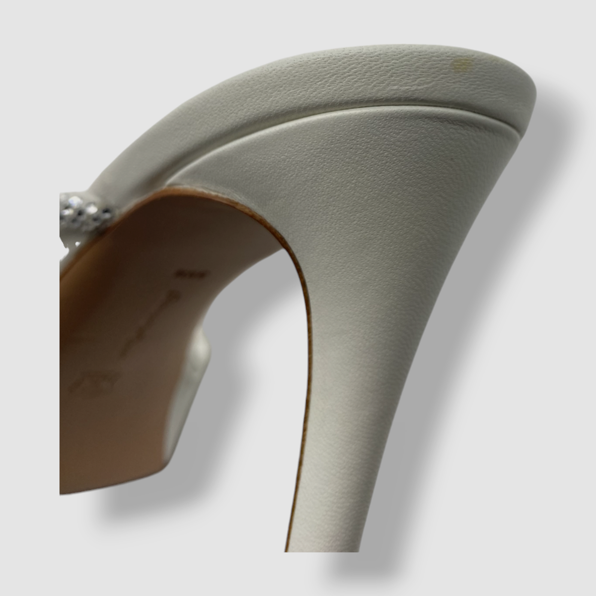 Gianvito Rossi Women's White Camoscio Crystal Platform Mule