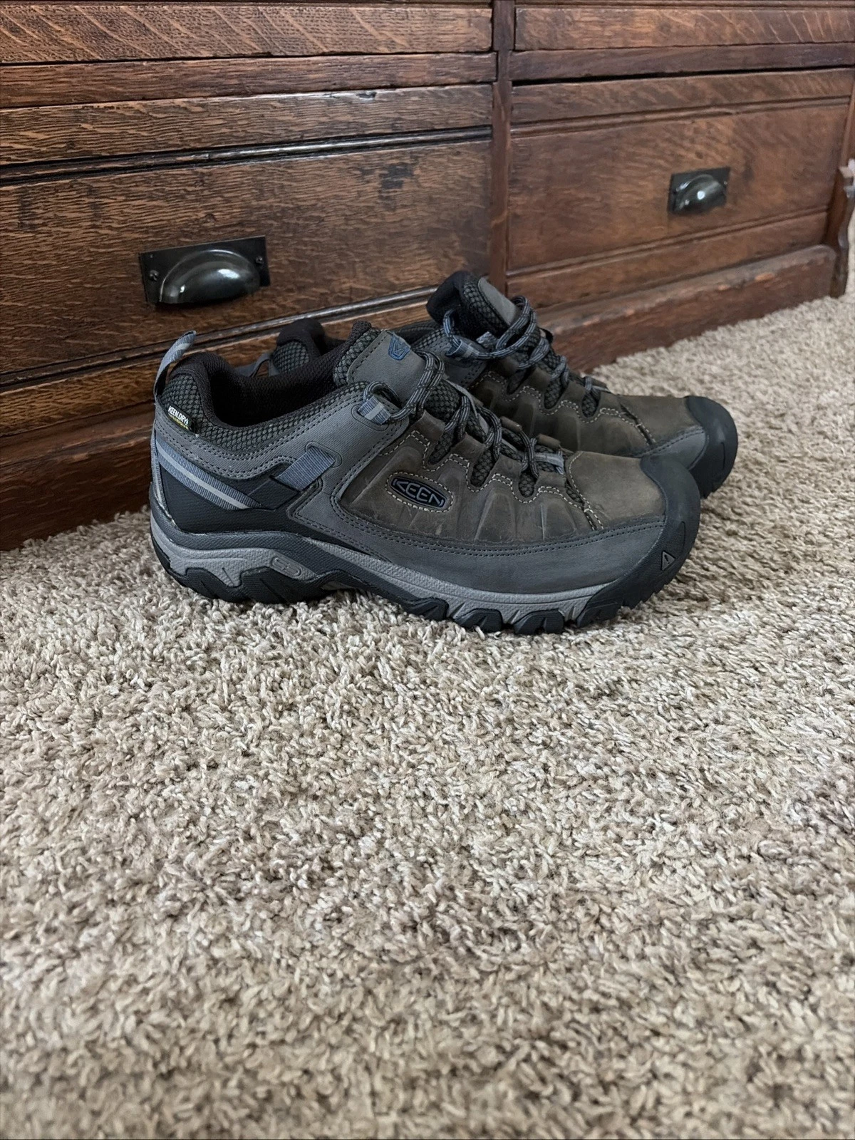 Keen Targhee II Waterproof Shoes Mens Size 9 Hiking Trail Rugged Outdoor GUC
Opens in a new window o