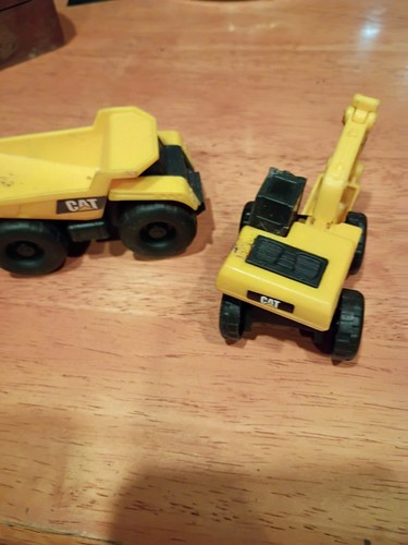 CAT TOYS LOT OF 2 USED