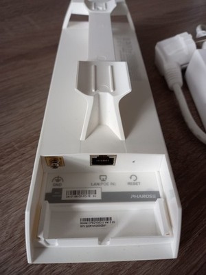 TP-Link Pharos CPE210 PoE WLAN Access-Point - Weiß