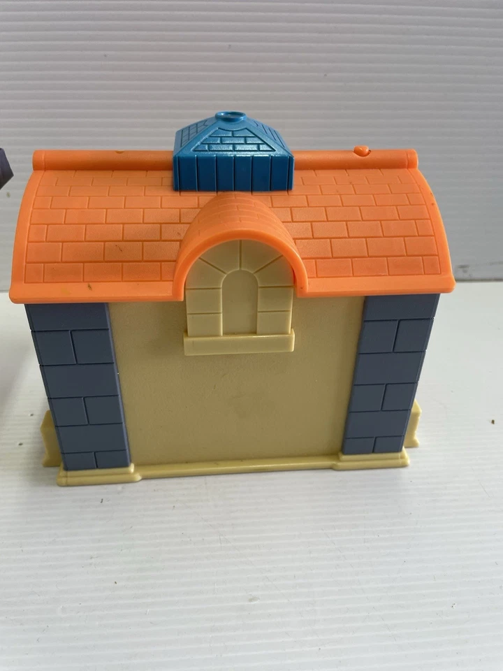 Chuggington Learning Curve 2010 Luderum Train Set Track Tunnel Pieces Diecast. - Image 4 of 4