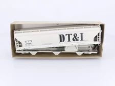 Accurail 2028 HO ACF 3-Bay Covered Hopper Detroit Toledo and Ironton (DTI) 10326