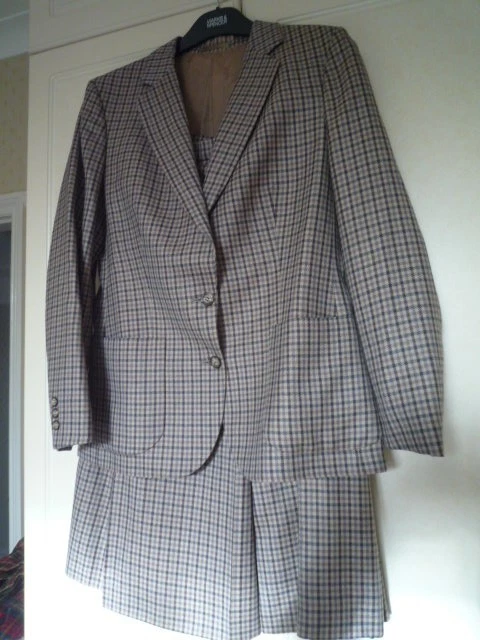 CHAQUETA/FALDA TRAJE BURBERRYS VINTAGE DAMAS CUADROS PATA DE GALLO 100% LANA CLÁSICA