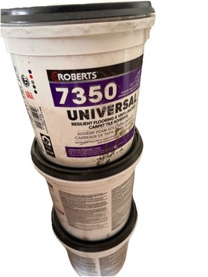 ROBERTS Universal Resilient Flooring & Vinyl-Backed Carpet Tile Floor Adhesive 7