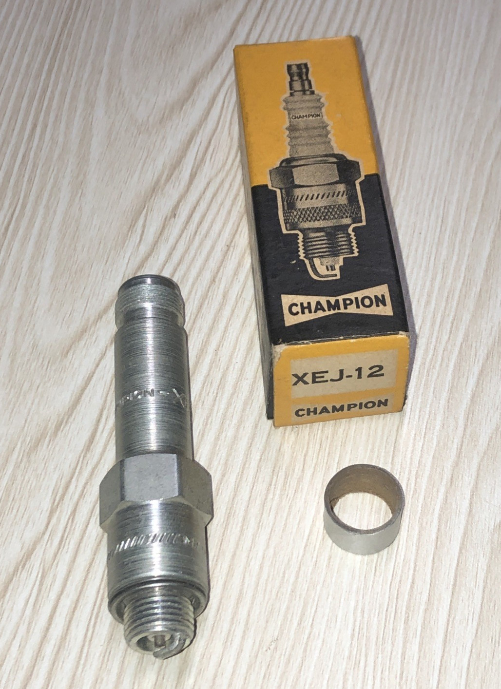 Champion Spark Plug  XEJ-12