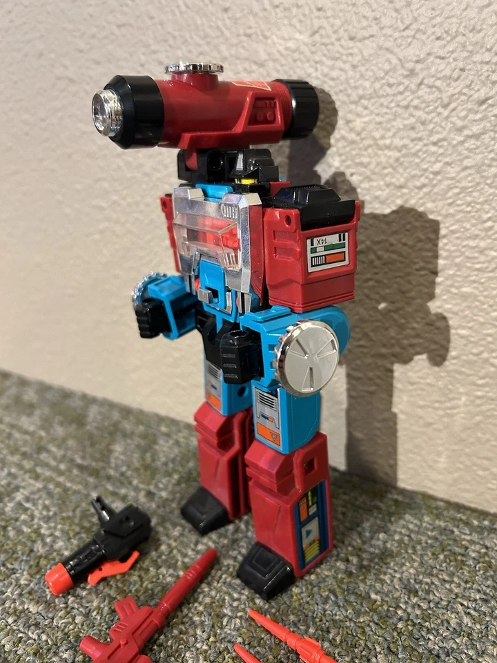 G1 Transformers Perceptor 100% COMPLETE - Image 2 of 4