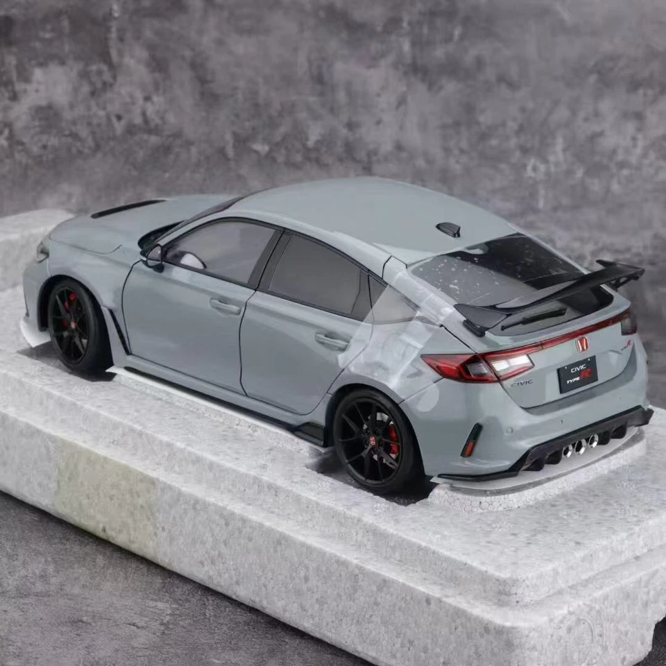 Motorhelix MH 1/18 Diecast Honda Civic Type R (FL5) Sonic Grey 299pcs Open Close - Image 4 of 4