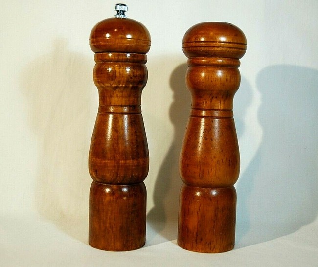 Gorgeous Penzeys Gesundheit! 8" Tall Wood Pepper Grinder & Salt Shaker Set