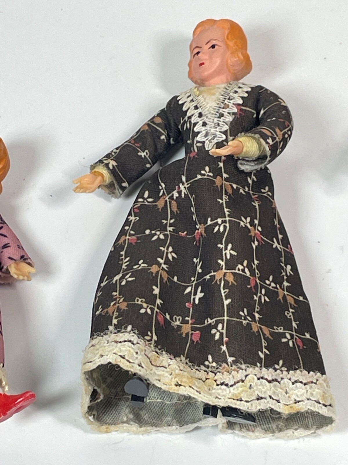 Vintage 5 PIECE DOLL FAMILY,  Dollhouse Miniature