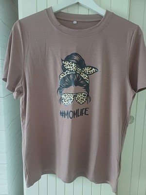 Ladies ,dusky Pink T-shirt , #momlife Detail , Size M