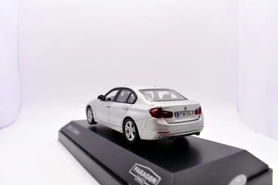 Modellino Auto Scala 1:43 BMW 3 Series grey paragon diecast modellismo statico - Immagine 2 di 4