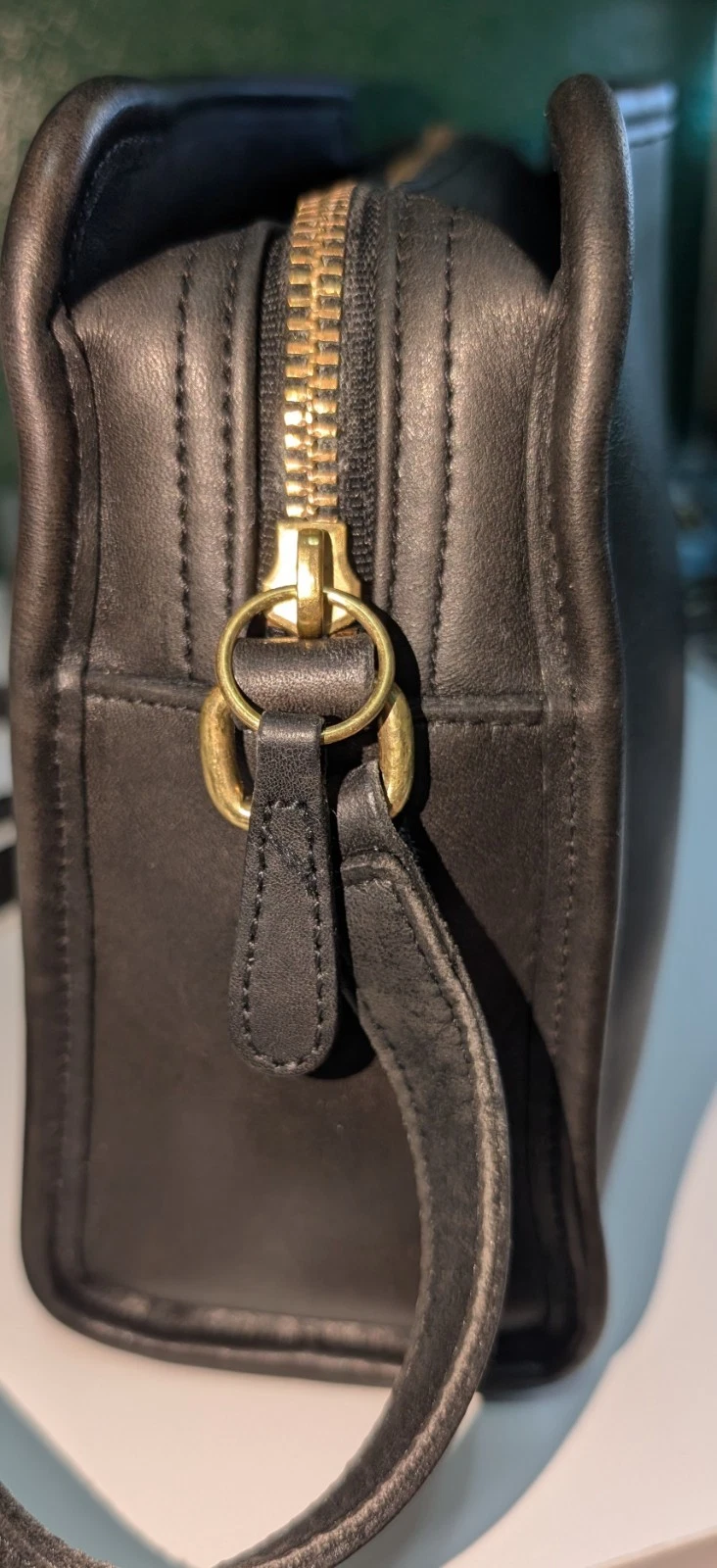 Borsa a tracolla Coach 2000 Sutton in pelle nera con zip 3 tasche