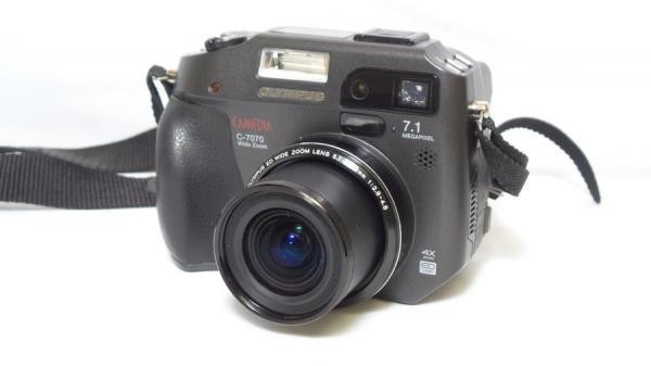 Olympus Camedia C-7070 7.1MP Digital Camera 4x Optical Zoom