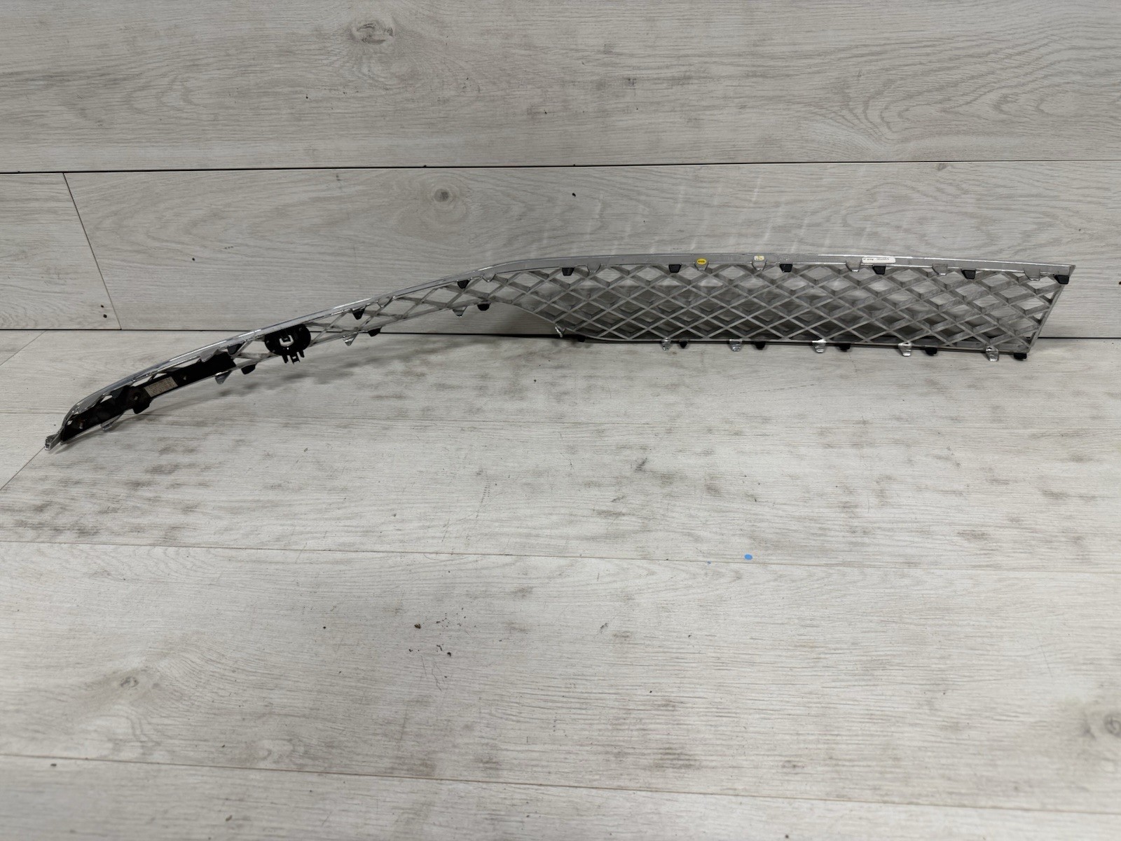 Bentley Bentayga Front Right Lower Center grille P/N 36A607676