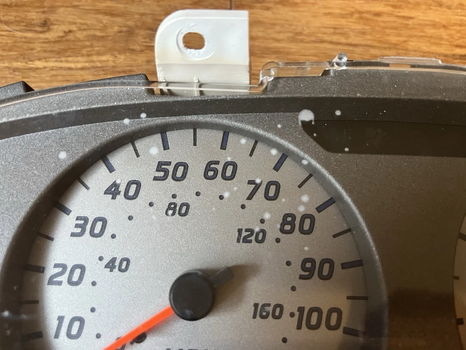 Nissan Frontier Xterra 2001 cuadro de instrumentos velocímetro OEM 248109Z477 284 kM Foto 4 de 4