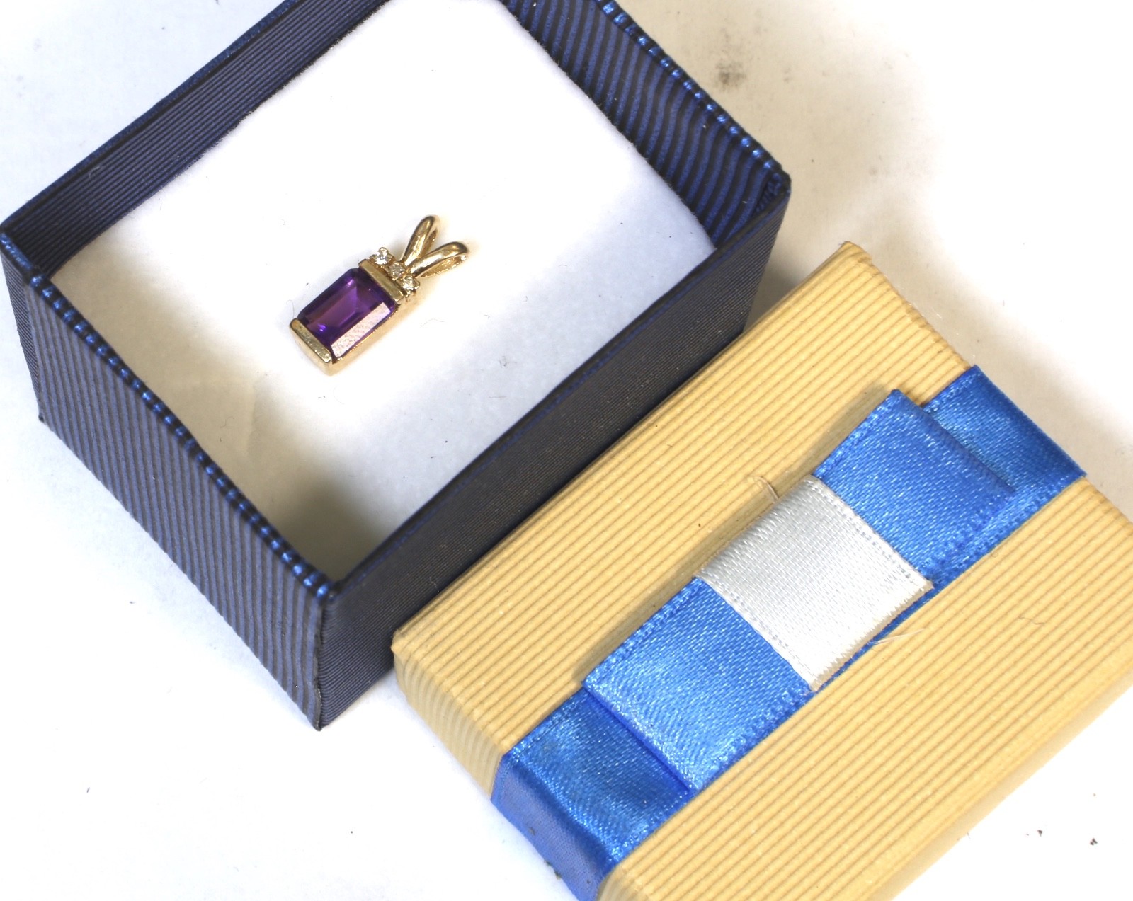 14K Solid Yellow Gold Small Amethyst Pendant 15x … - image 1