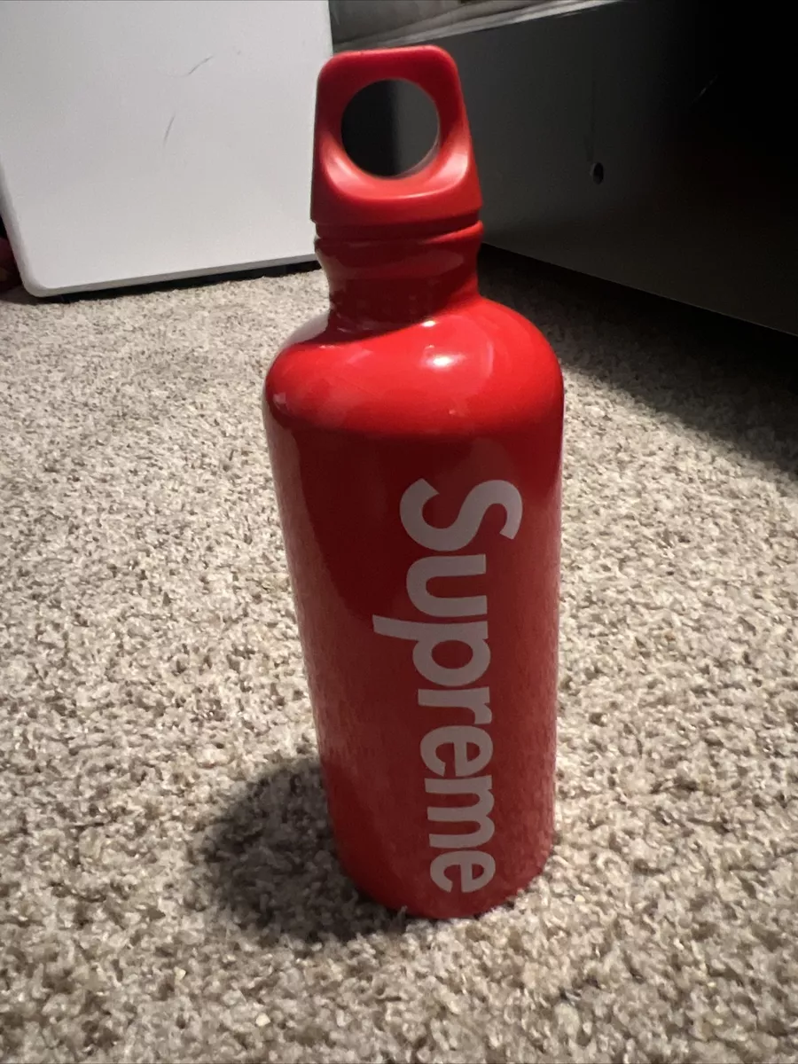 Supreme SIGG Traveller 0.6L Water Bottle Red SS   SHIPPED