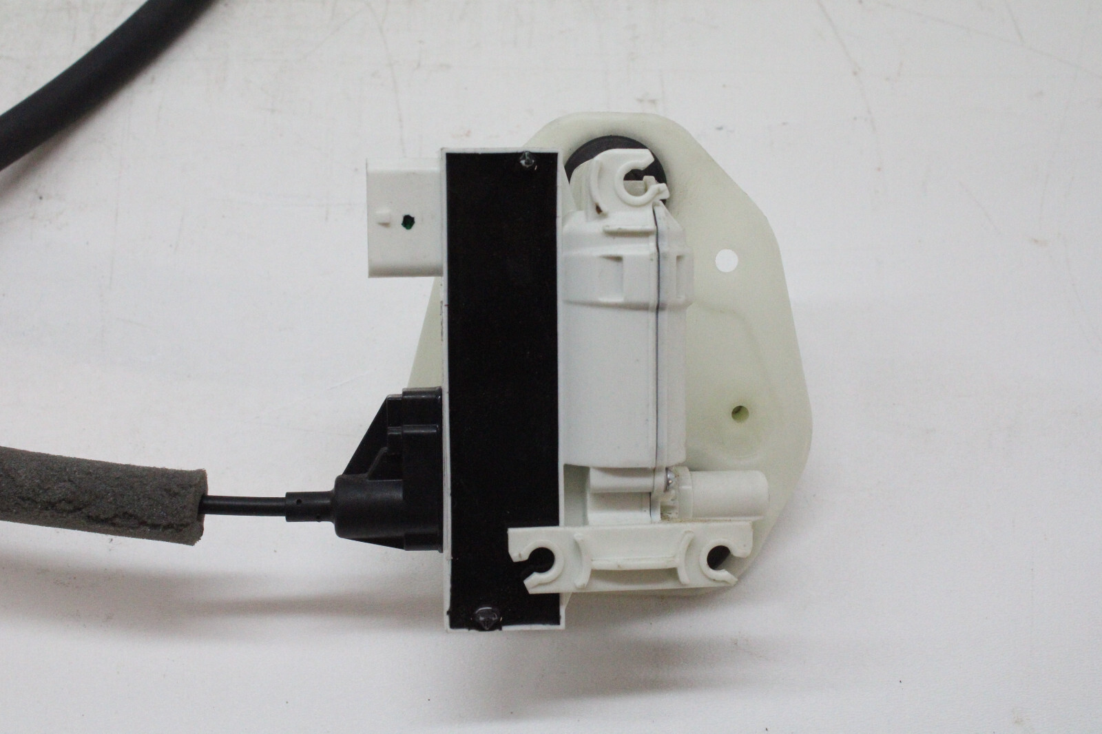 2022 MASERATI LEVANTE MODENA REAR RIGHT DOOR LATCH SOFT CLOSE OEM   21 22 23 24