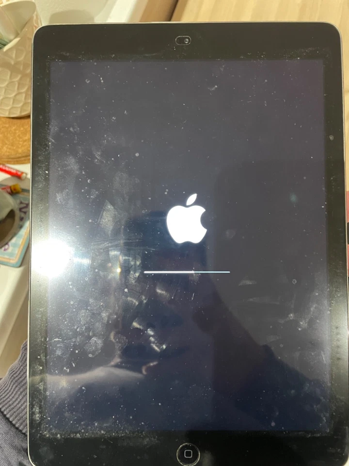 Apple iPad Air 1st Generation 128G Space Grey WiFi and Grade A condition - Image 3 of 4