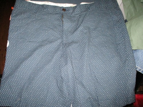 NWT $48 DOCKERS "PERFECT SHORTS" CLASSIC 9.5" INS PHONE POCKET NAVY PATTERN 44 - Picture 2 of 2