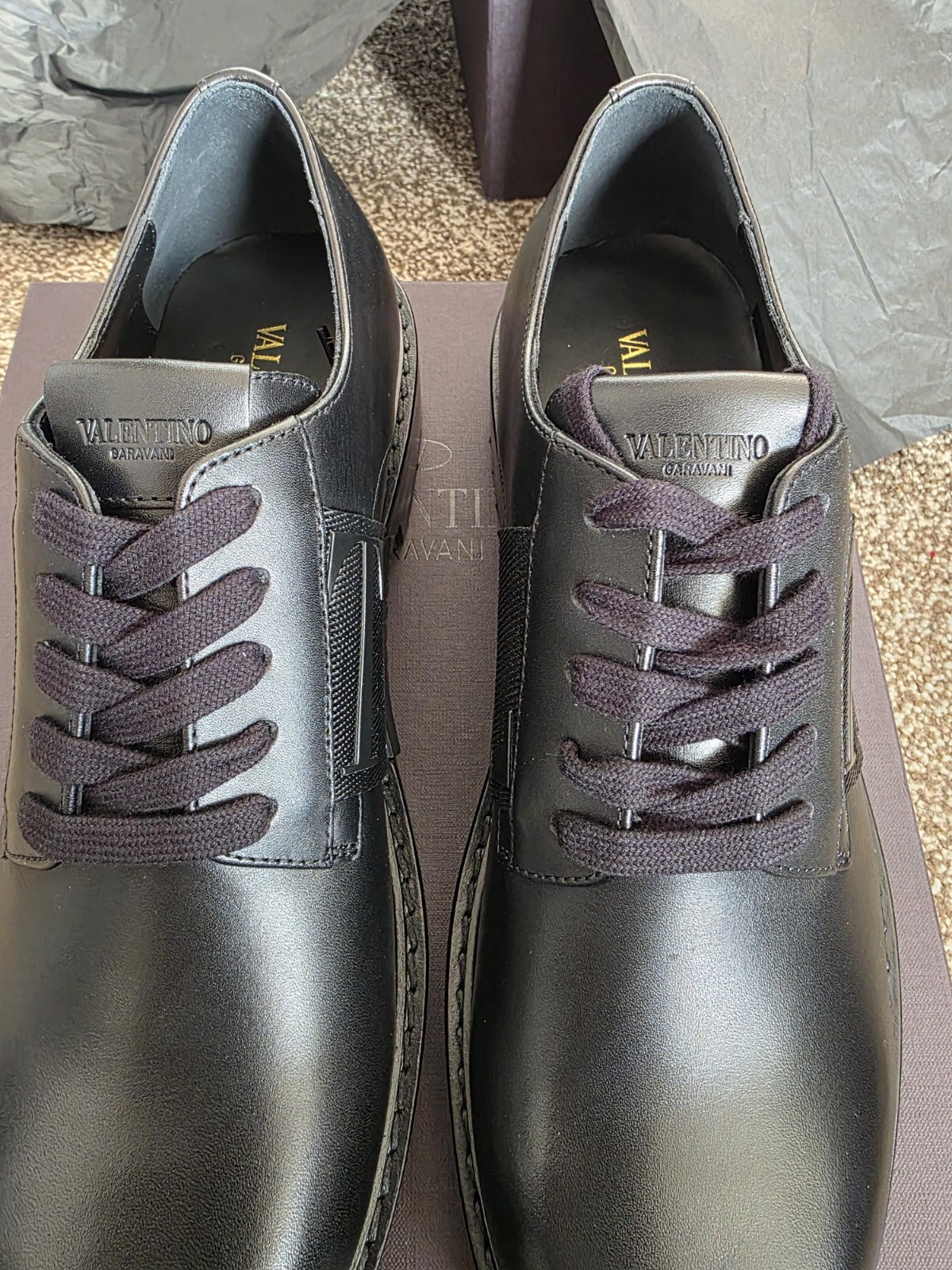 SAOLA Scarpe derby Valentino VLTN nere suola grossa taglia UK 8 EU 42