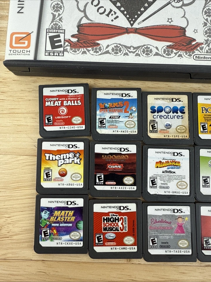 Lote Mixto 18 Juegos Nintendo DS con Estuches, Pictionary, Spore, Wizards Guitar Hero Foto 2 de 4