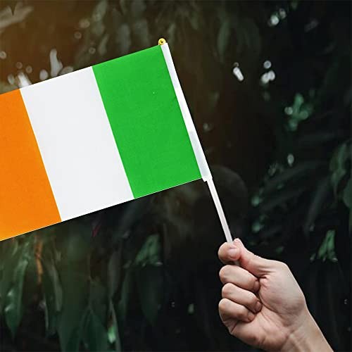 WXTWK 2-Pack Ireland Desk Flags - Mini Irish Table Flags With Stand For St. Patrick's Day Decor