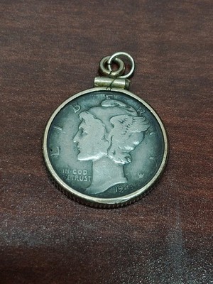 1943 D 10C Mercury Dime Featured In A Beautiful 12 K GF Bezel