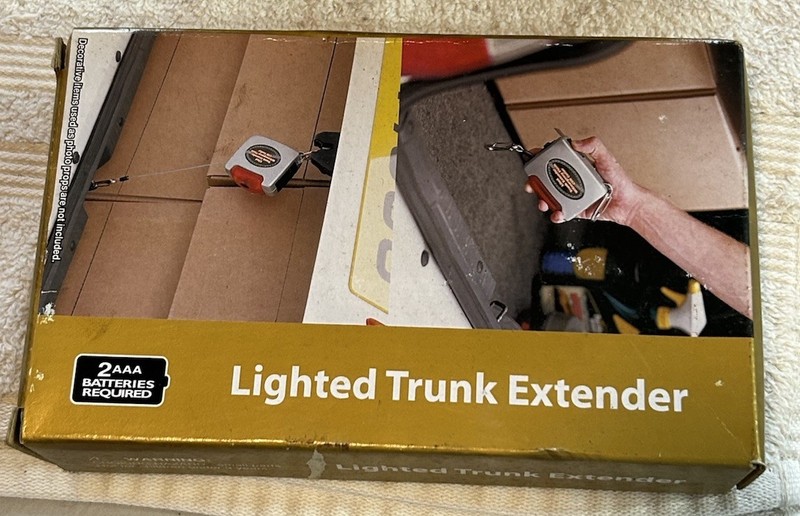 Lighted Trunk Extender With Emergency Flashing Light