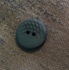 DILL BUTTONS #221604 DARK GREEN CAT SCRATCH ROUND--2 HOLE--15MM--10 PIECES