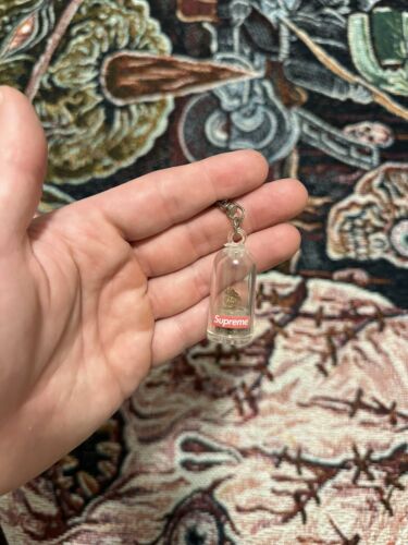 Supreme keychain - Gem Supreme keychain - Gem
