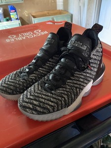 lebron 15 mens size 9